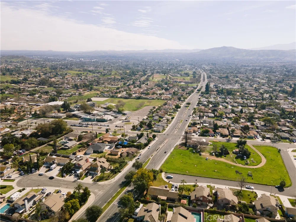 5608 La Sierra Riverside, CA 92505