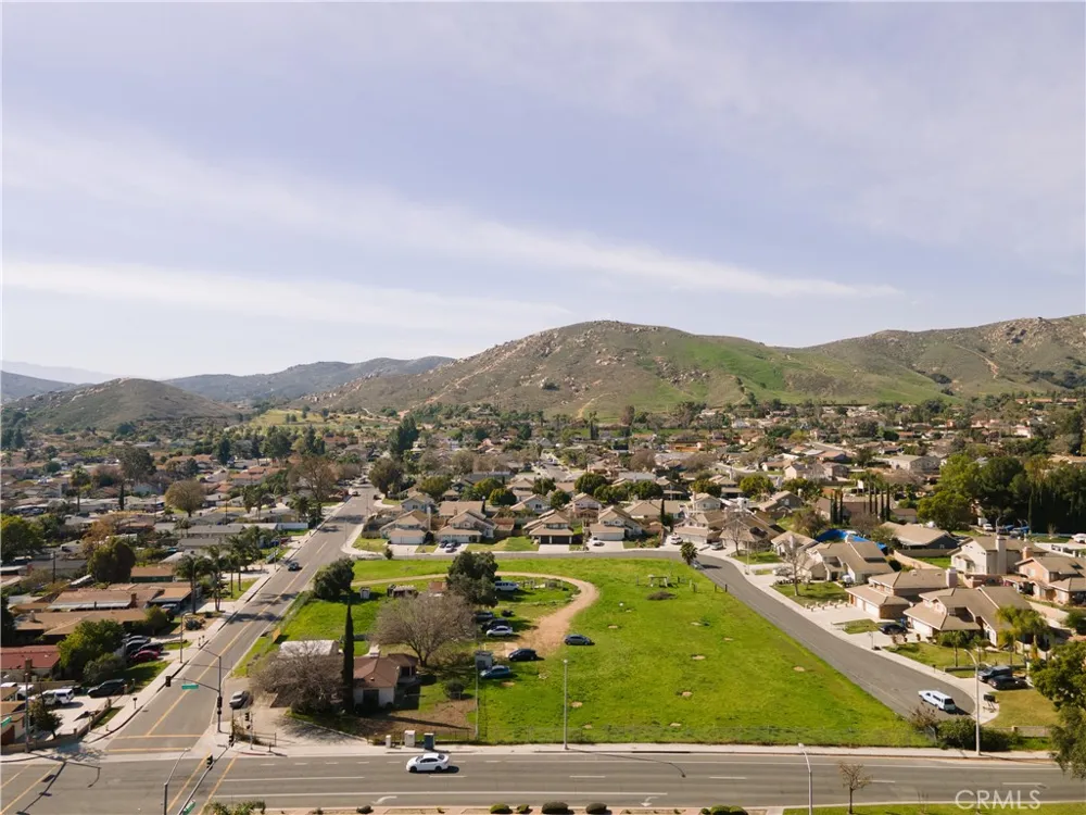 5608 La Sierra Riverside, CA 92505