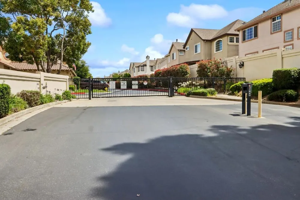 949 Nantucket Boulevard #9 Salinas, CA 93906