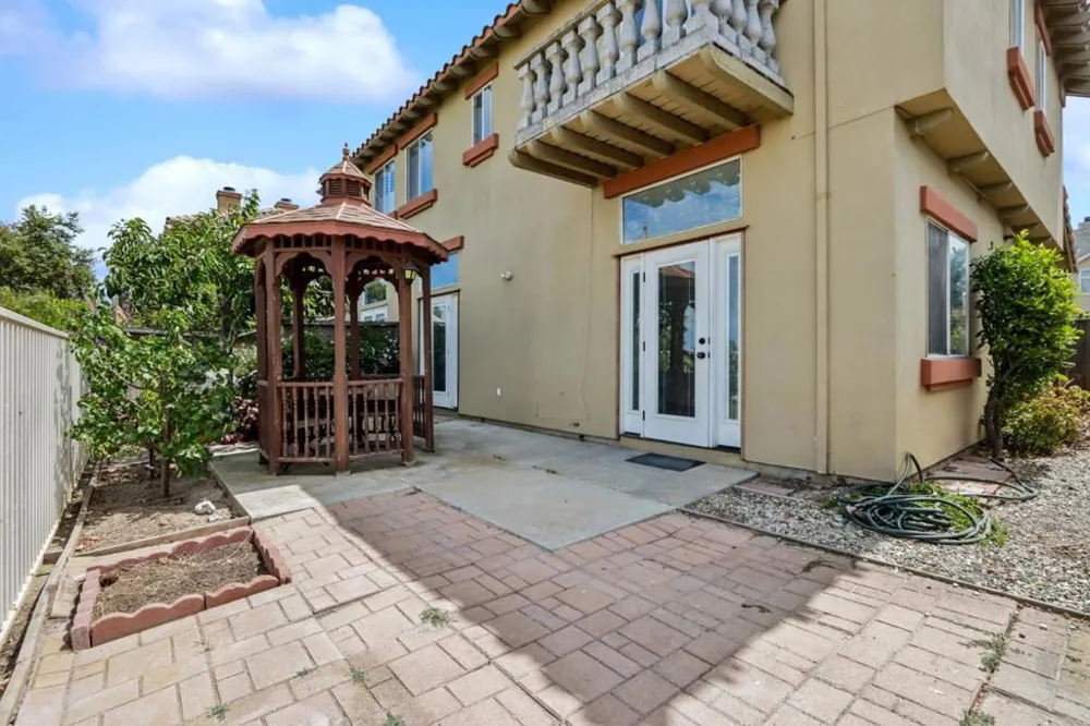 949 Nantucket Boulevard #9 Salinas, CA 93906