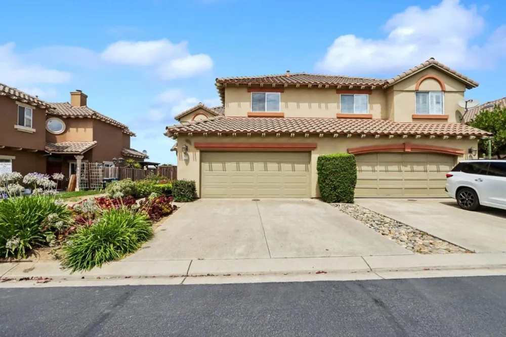 949 Nantucket Boulevard #9 Salinas, CA 93906