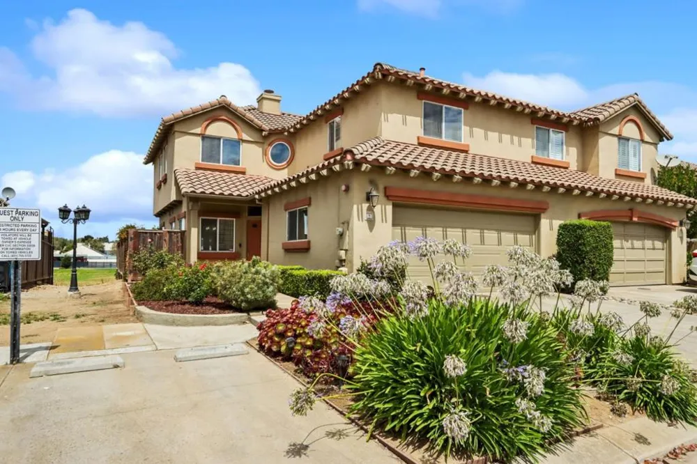949 Nantucket Boulevard #9 Salinas, CA 93906