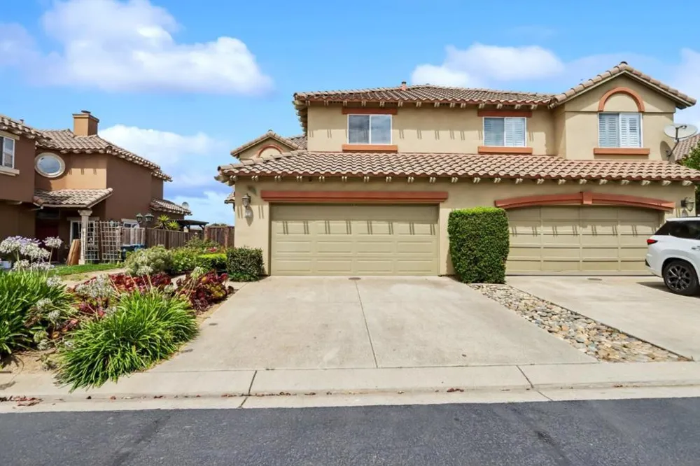 949 Nantucket Boulevard #9 Salinas, CA 93906