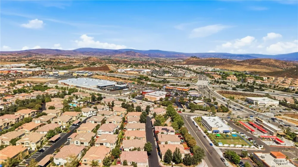 35886 Landon Murrieta, CA 92562