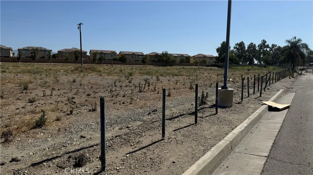 15526 Foothill Fontana, CA 92335