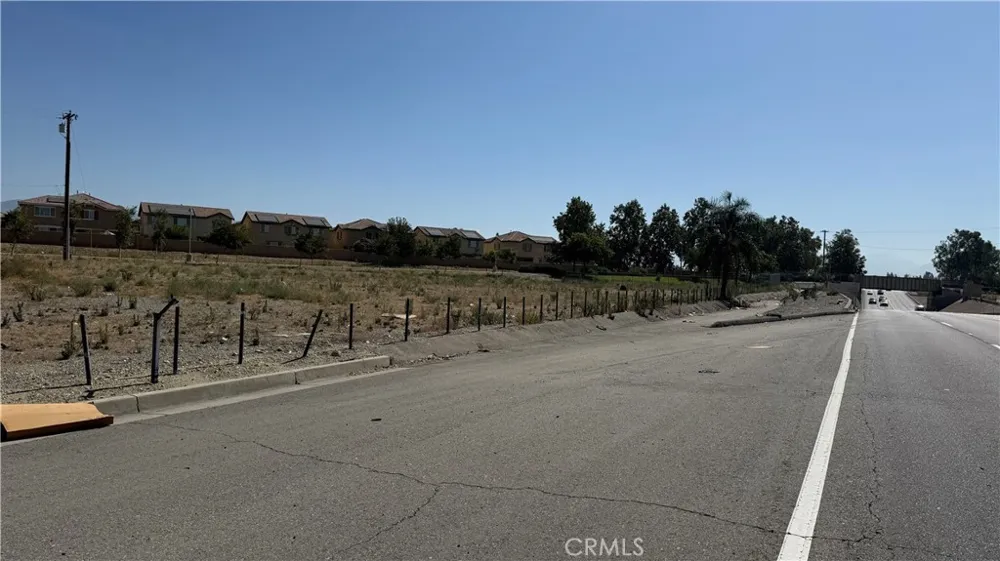 15526 Foothill Fontana, CA 92335