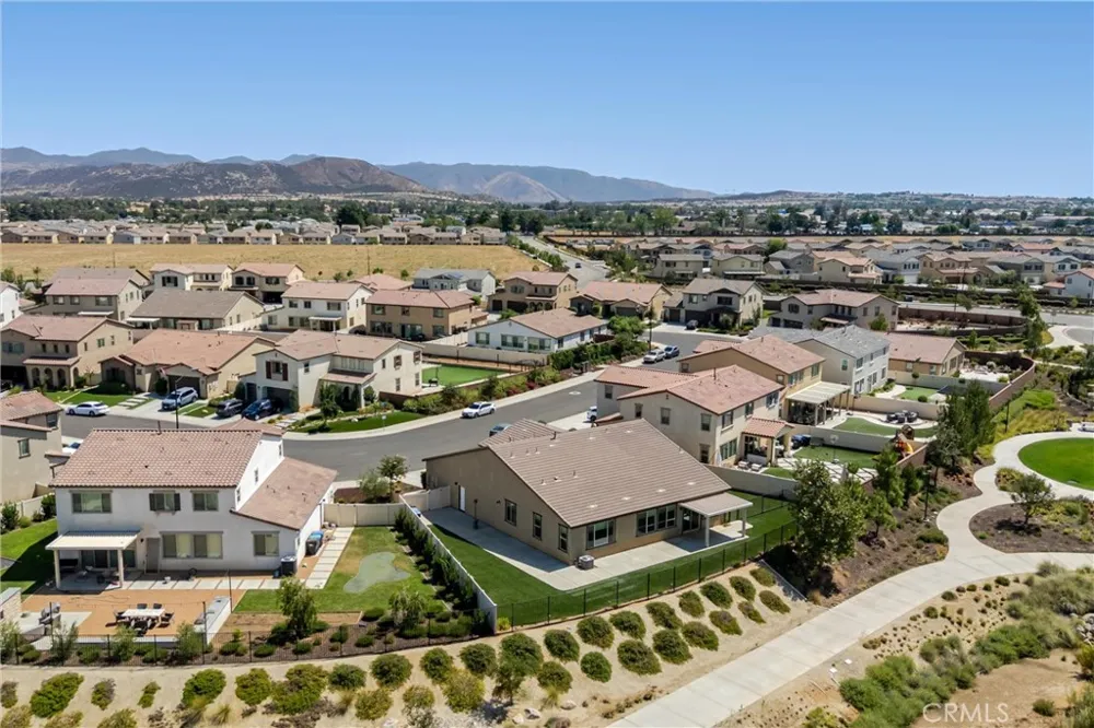 1389 Hazel Lane Banning, CA 92220