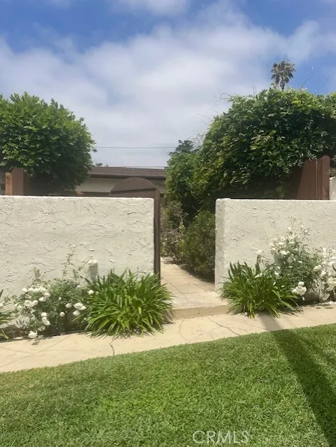 2025 Lovila Lane Altadena, CA 91001
