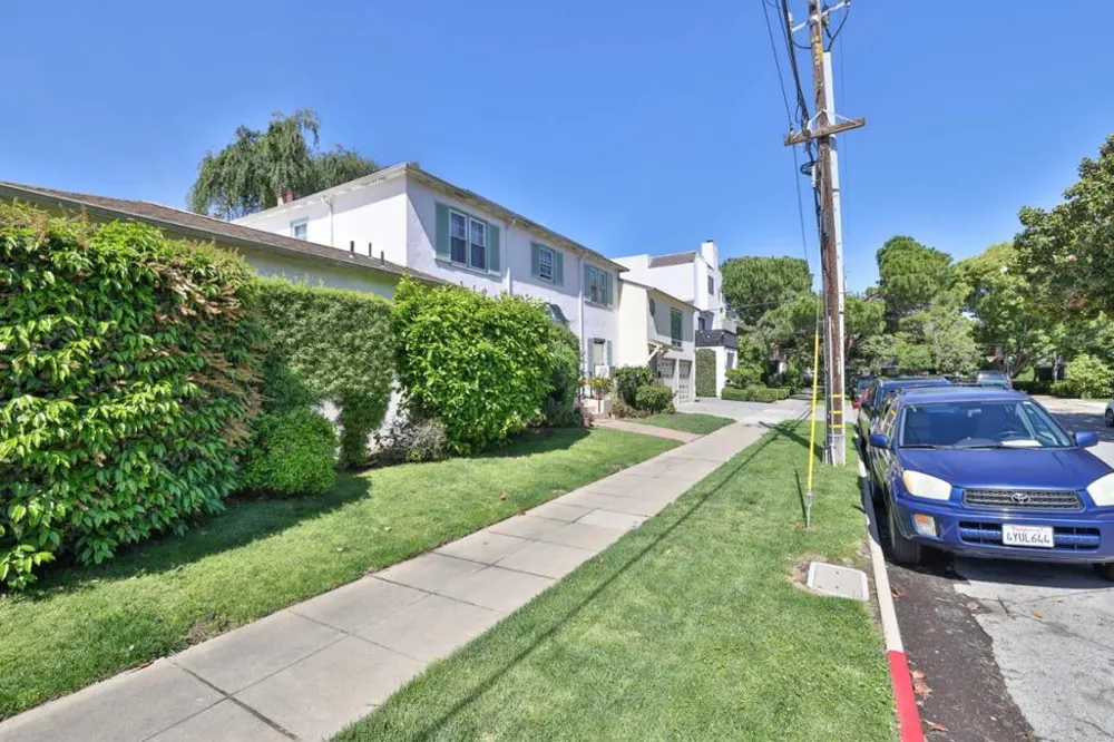 580590 Chestnut Street San Carlos, CA 94070