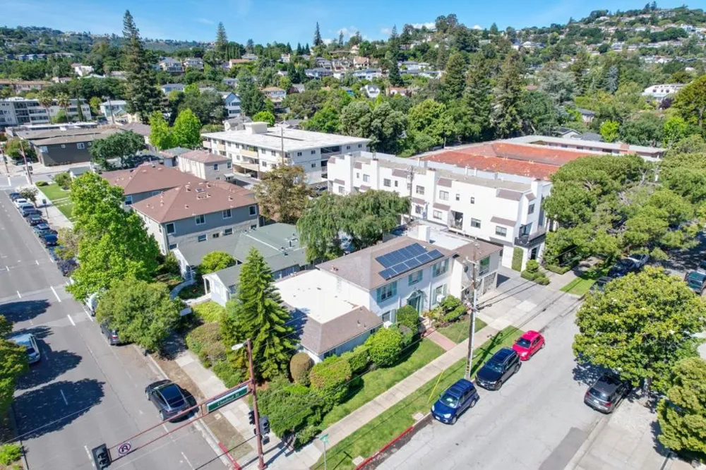 580590 Chestnut Street San Carlos, CA 94070