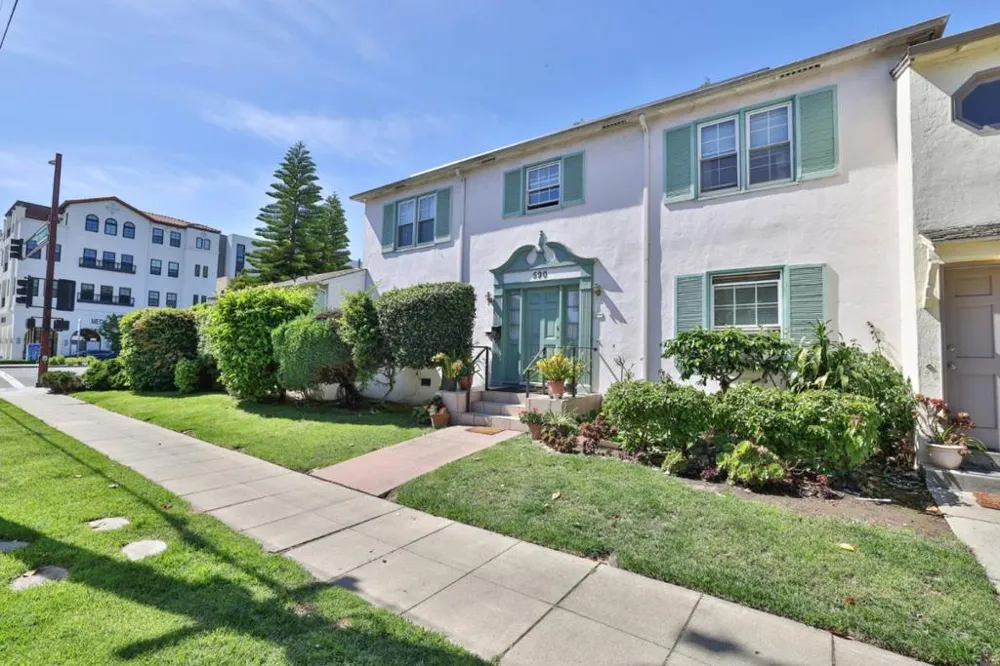 580590 Chestnut Street San Carlos, CA 94070