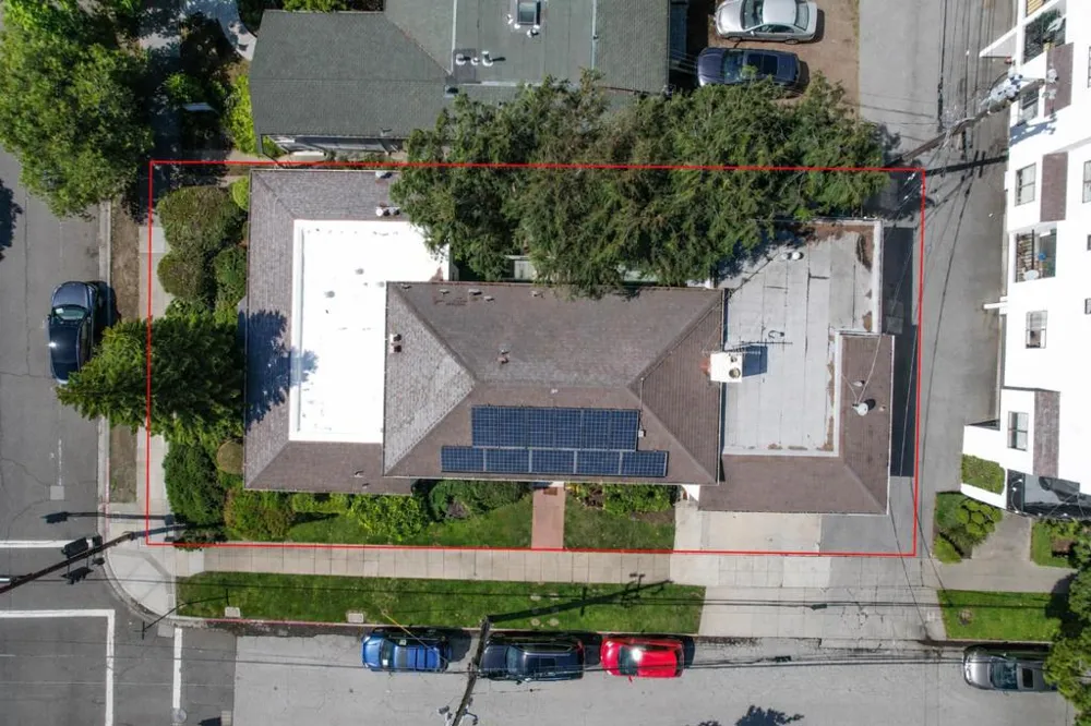 580590 Chestnut Street San Carlos, CA 94070