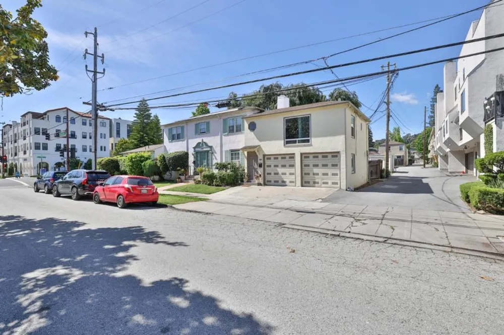 580590 Chestnut Street San Carlos, CA 94070