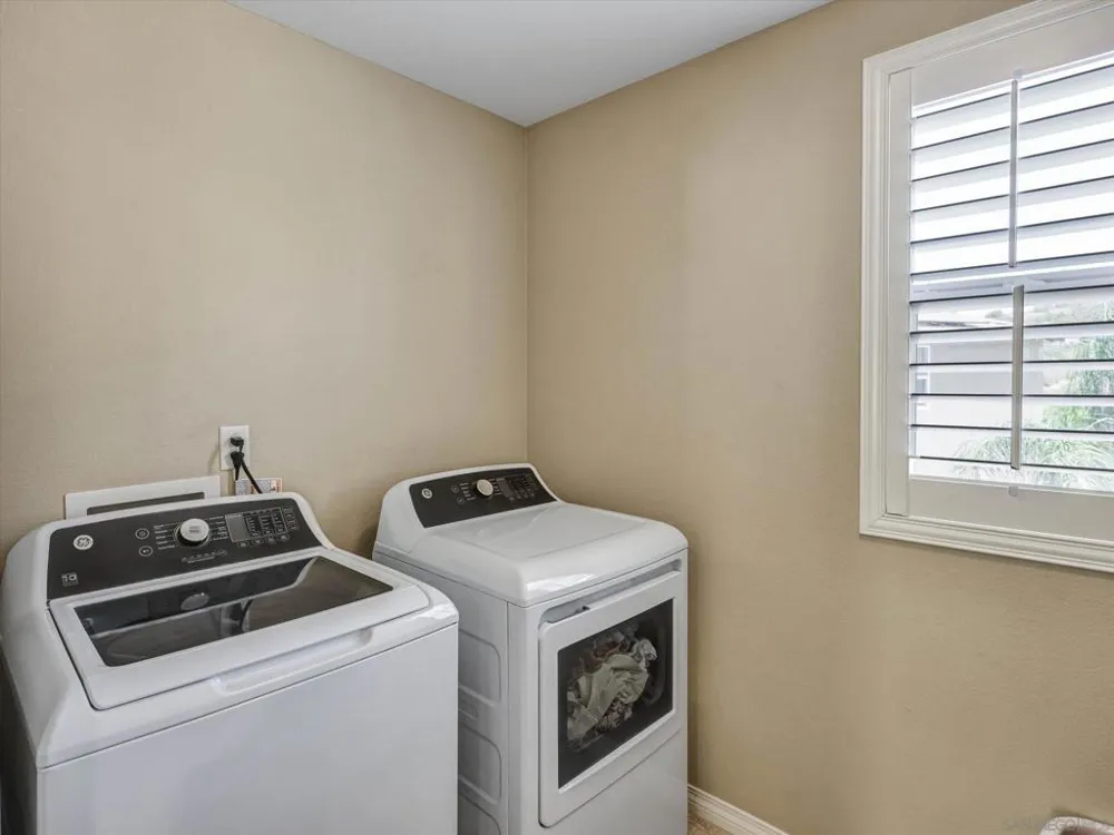 13589 Sohail Lakeside, CA 92040