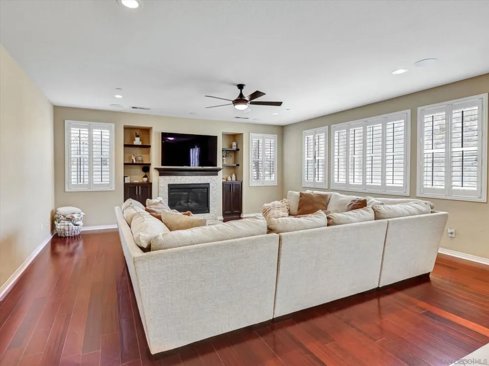 13589 Sohail Lakeside, CA 92040