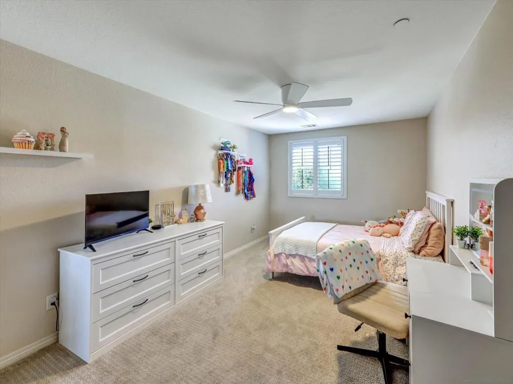 13589 Sohail Lakeside, CA 92040