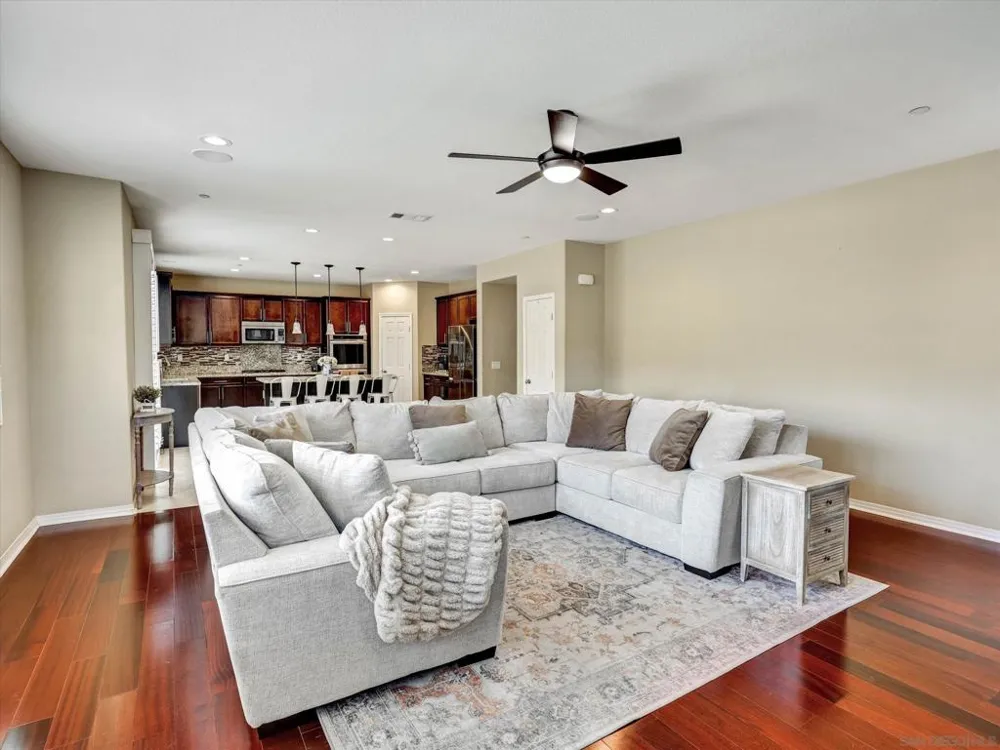 13589 Sohail Lakeside, CA 92040