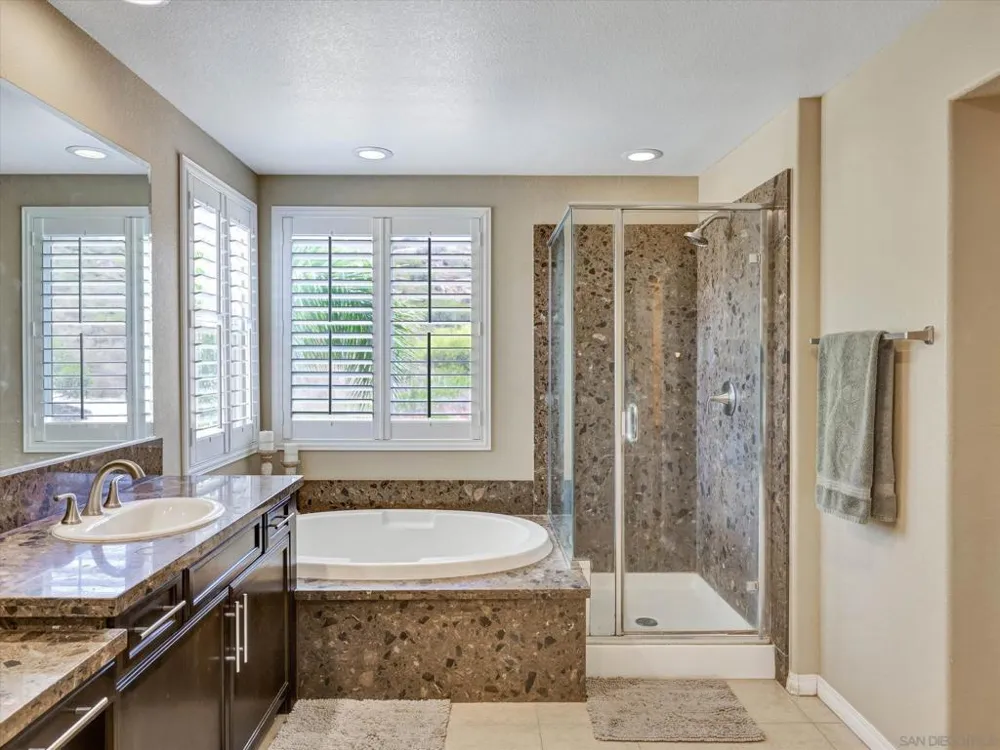 13589 Sohail Lakeside, CA 92040