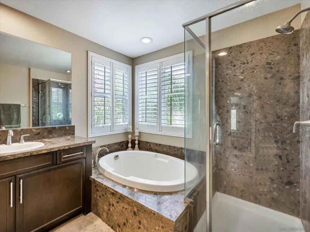 13589 Sohail Lakeside, CA 92040