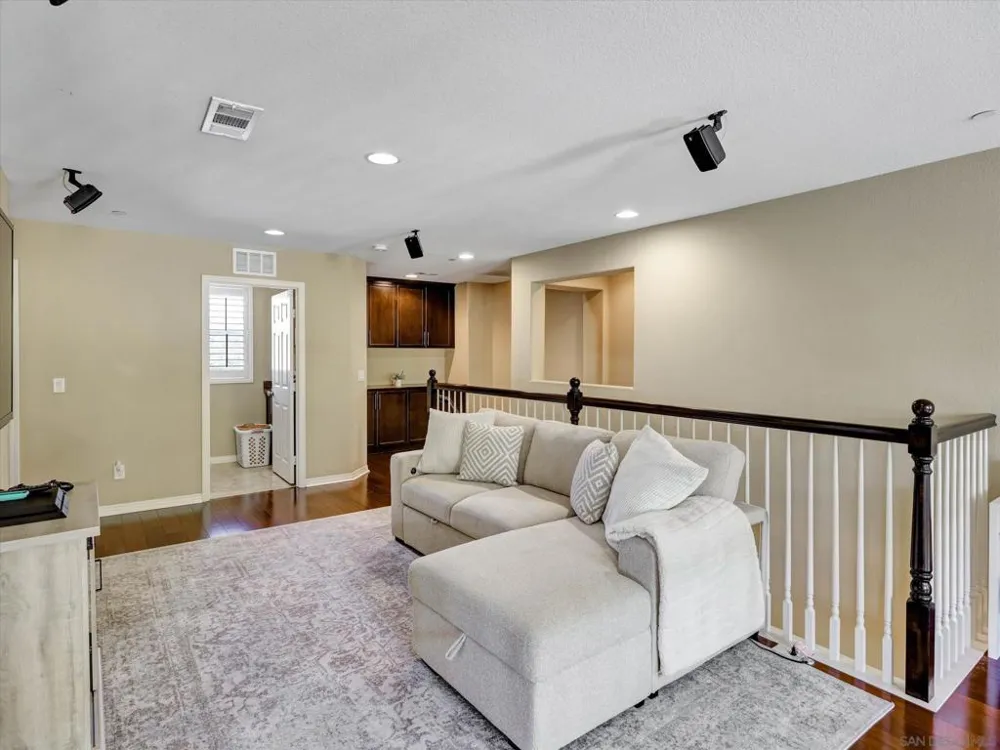 13589 Sohail Lakeside, CA 92040