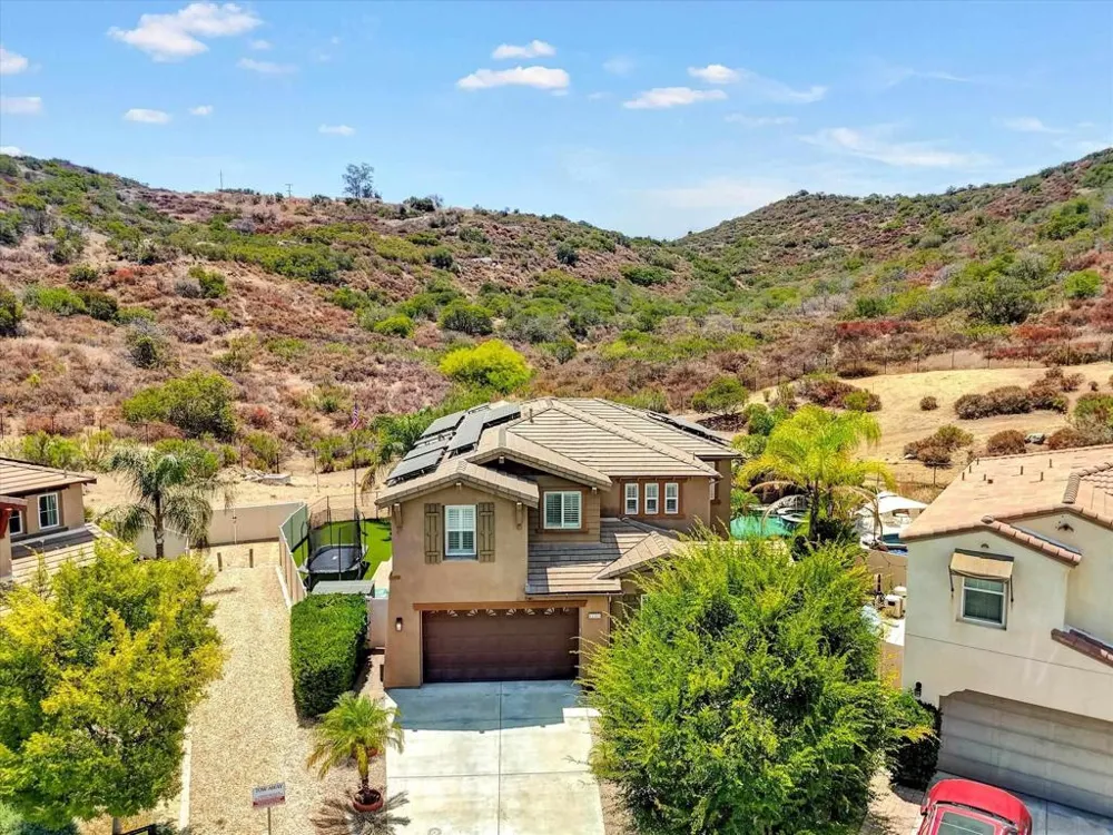 13589 Sohail Lakeside, CA 92040