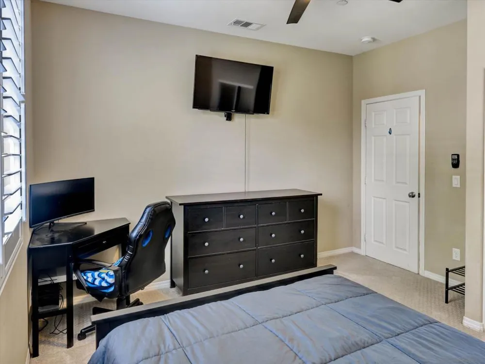 13589 Sohail Lakeside, CA 92040