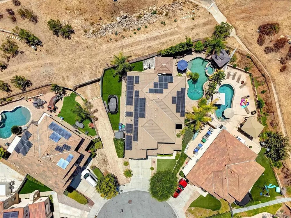 13589 Sohail Lakeside, CA 92040