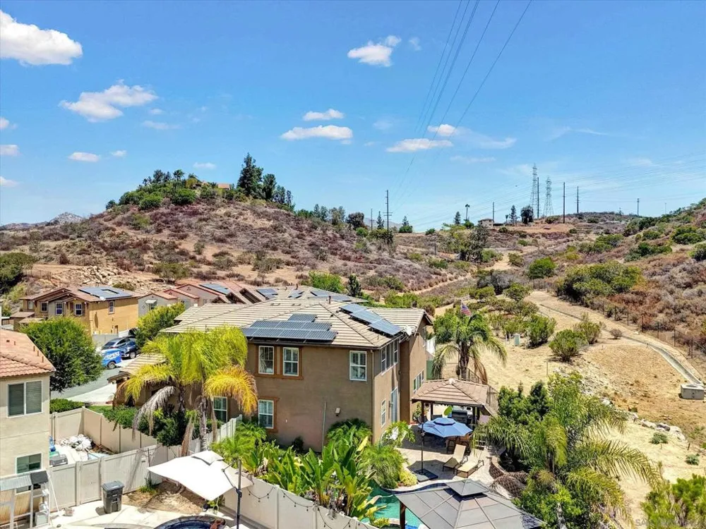 13589 Sohail Lakeside, CA 92040