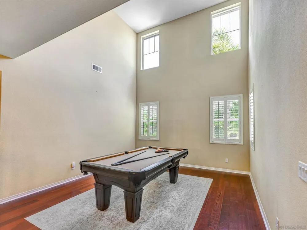 13589 Sohail Lakeside, CA 92040