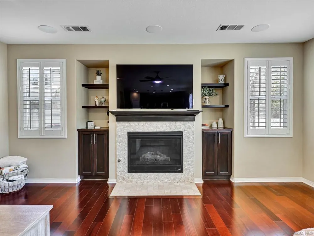 13589 Sohail Lakeside, CA 92040
