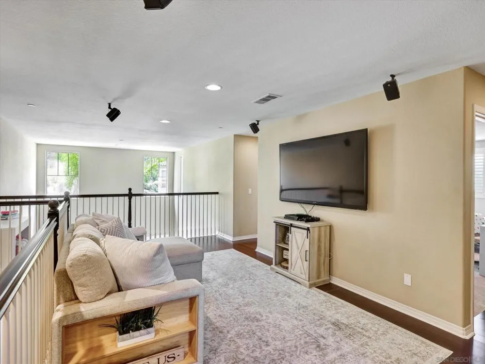 13589 Sohail Lakeside, CA 92040
