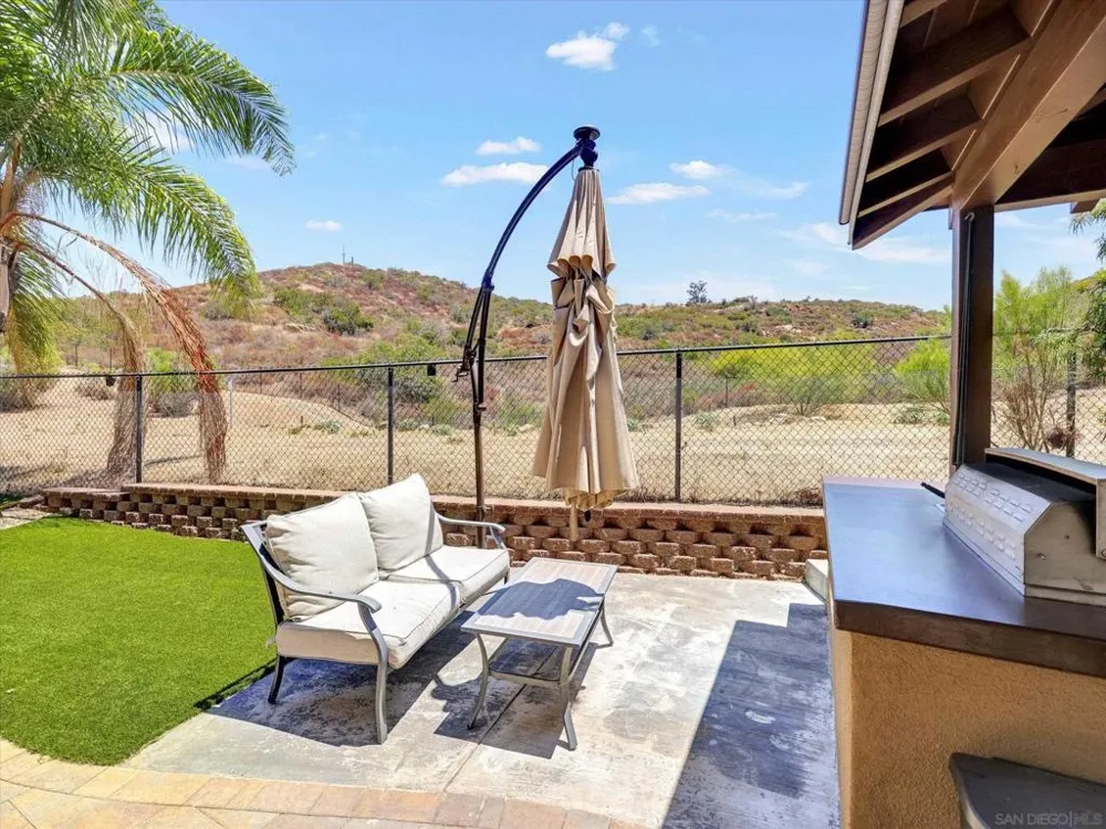 13589 Sohail Lakeside, CA 92040
