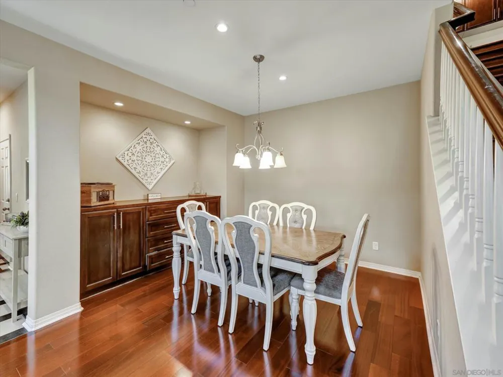 13589 Sohail Lakeside, CA 92040