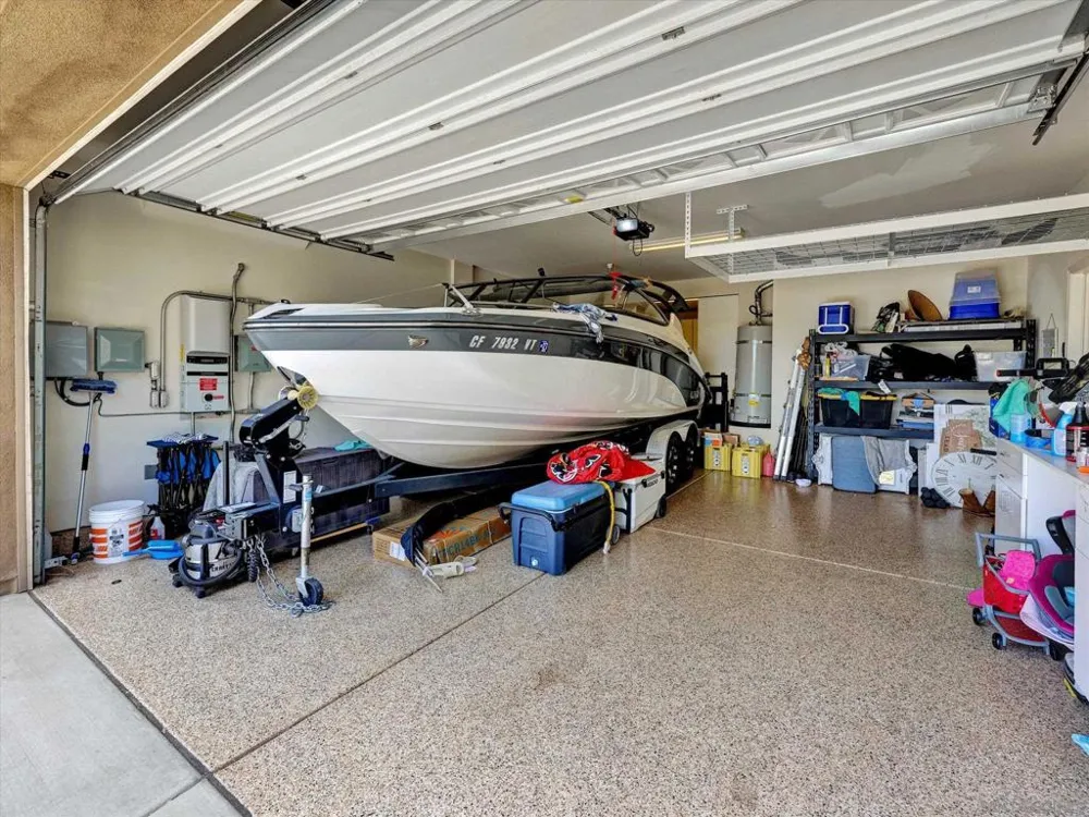 13589 Sohail Lakeside, CA 92040