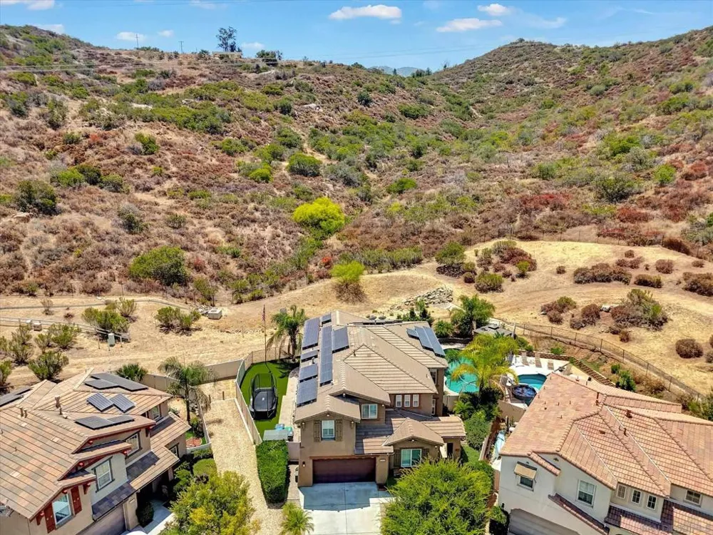 13589 Sohail Lakeside, CA 92040
