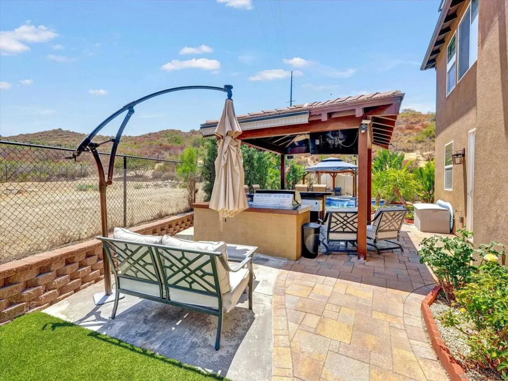 13589 Sohail Lakeside, CA 92040
