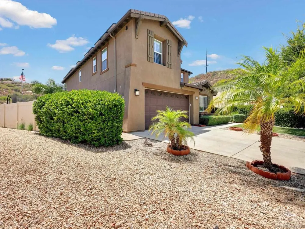 13589 Sohail Lakeside, CA 92040