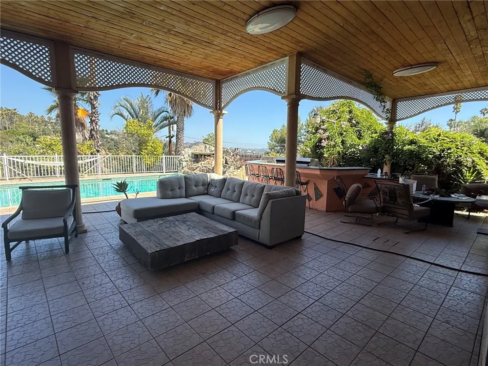 1606 Glenmont Drive Glendale, CA 91207