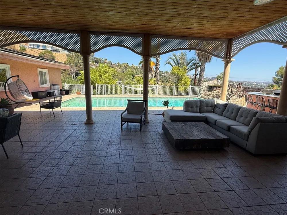 1606 Glenmont Drive Glendale, CA 91207