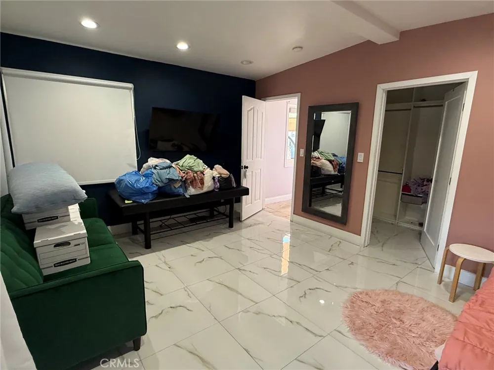 1606 Glenmont Drive Glendale, CA 91207
