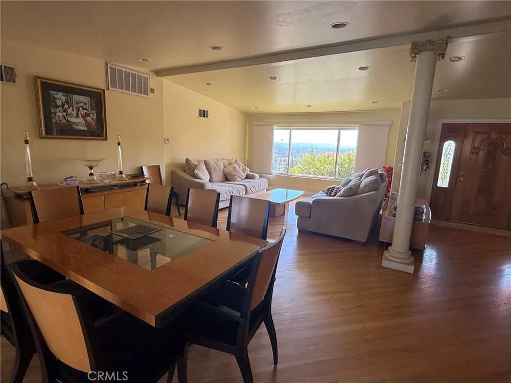 1606 Glenmont Drive Glendale, CA 91207