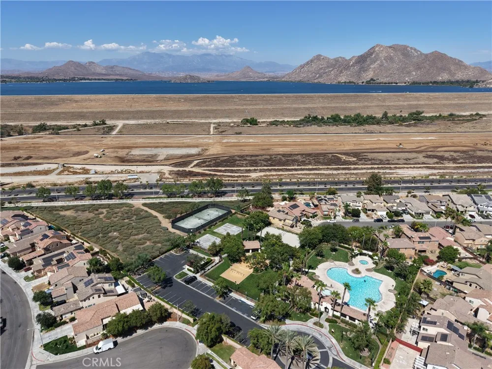 1423 Palma Bonita Perris, CA 92571