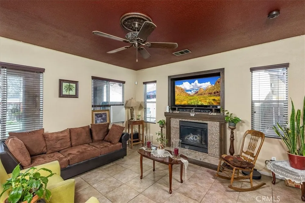 1423 Palma Bonita Perris, CA 92571