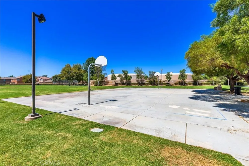 1423 Palma Bonita Perris, CA 92571