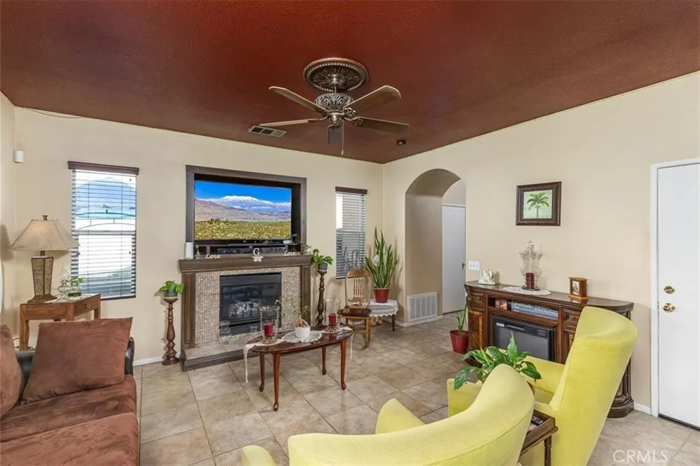 1423 Palma Bonita Perris, CA 92571