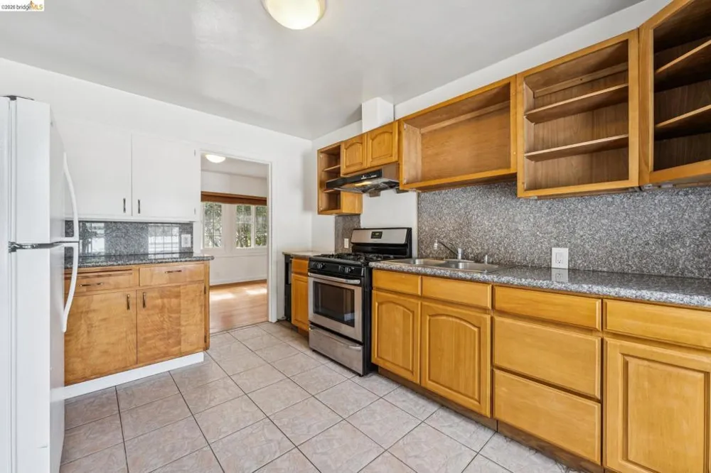 33 W Bissell Richmond, CA 94801