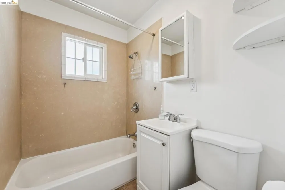 33 W Bissell Richmond, CA 94801