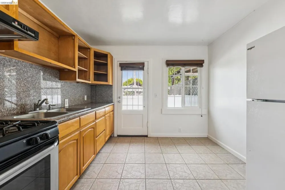 33 W Bissell Richmond, CA 94801
