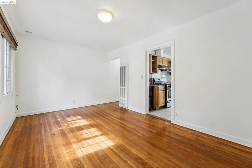 33 W Bissell Richmond, CA 94801