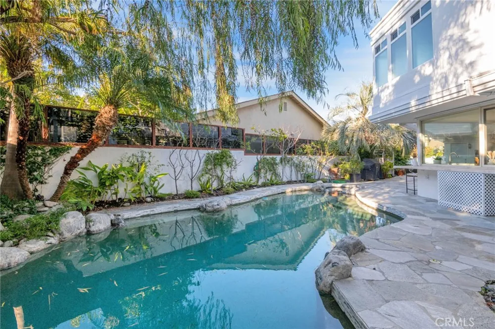 25 Rue Grand Ducal Newport Beach, CA 92660
